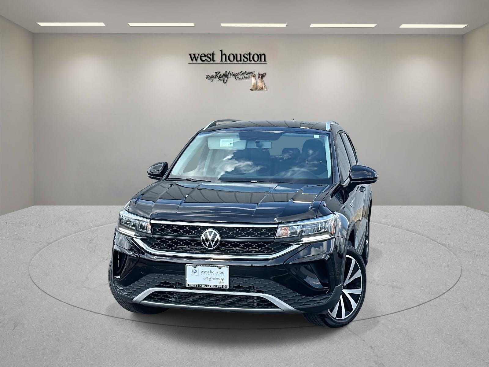 2022 Volkswagen Taos SE's photo