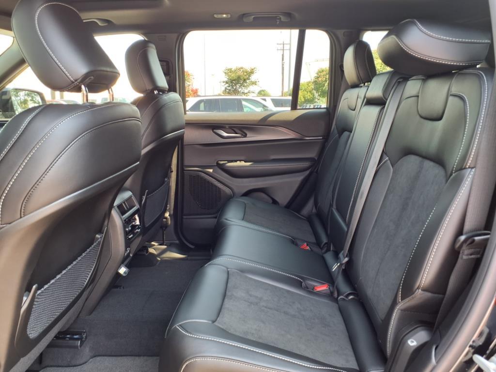 2025 Jeep Grand Cherokee Altitude X photo 18
