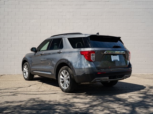 2023 Ford Explorer XLT photo 3