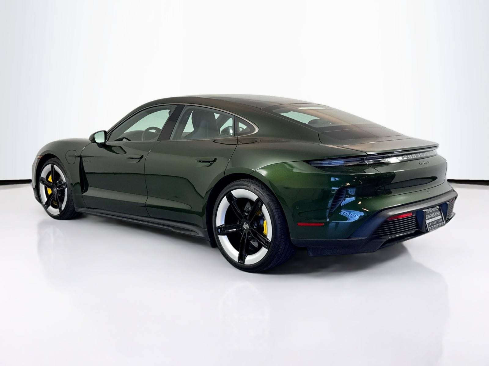 2025 Porsche Taycan Turbo S photo 3