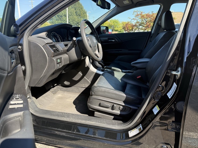 2015 Honda Accord EX-L photo 12