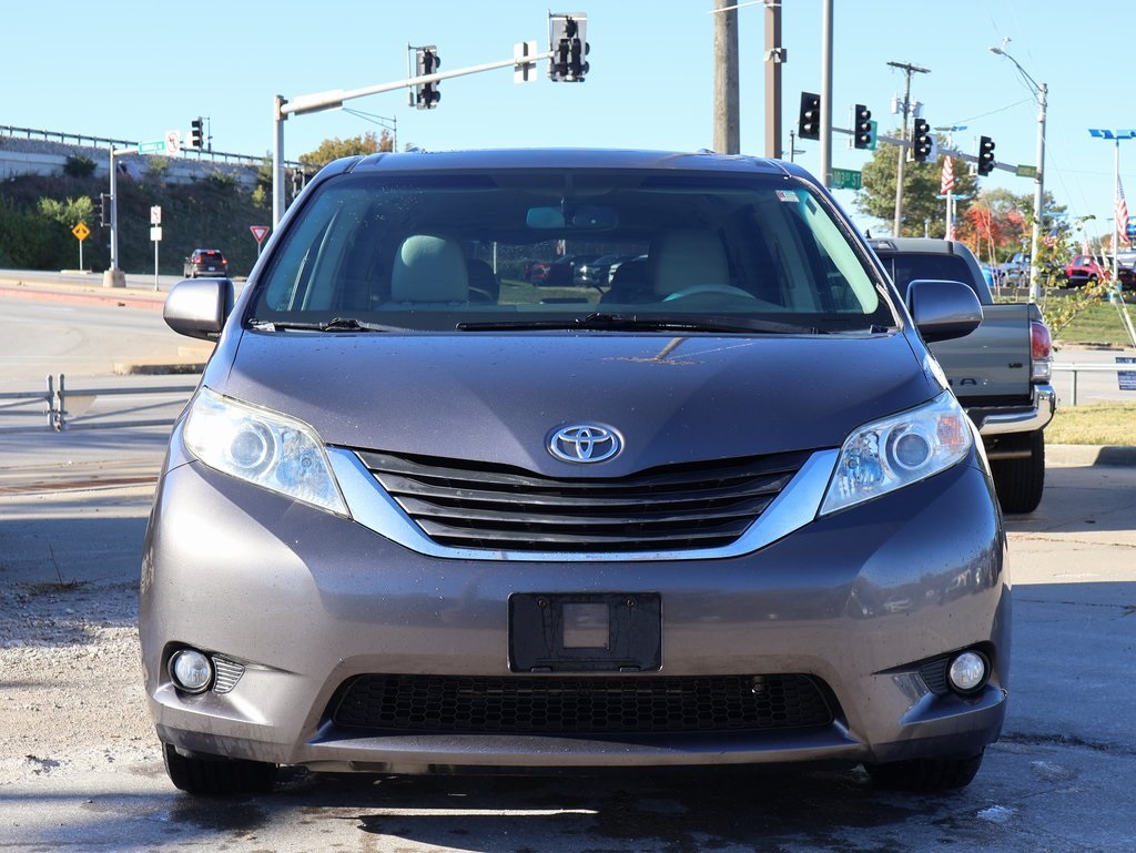 Used 2011 Toyota Sienna Limited with VIN 5TDYK3DC6BS096686 for sale in Kansas City