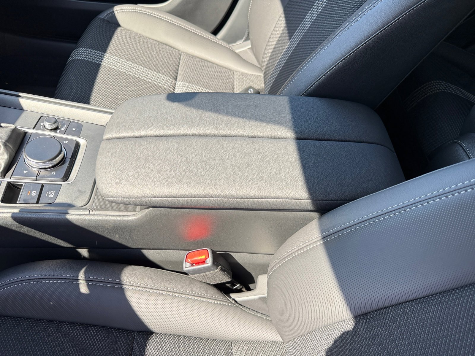2025 Mazda CX-50 2.5 Select photo 12