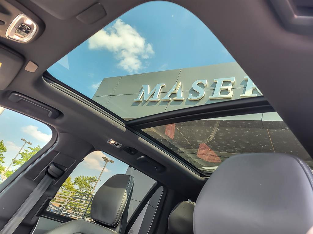 2022 VOLVO XC90 - Image 8