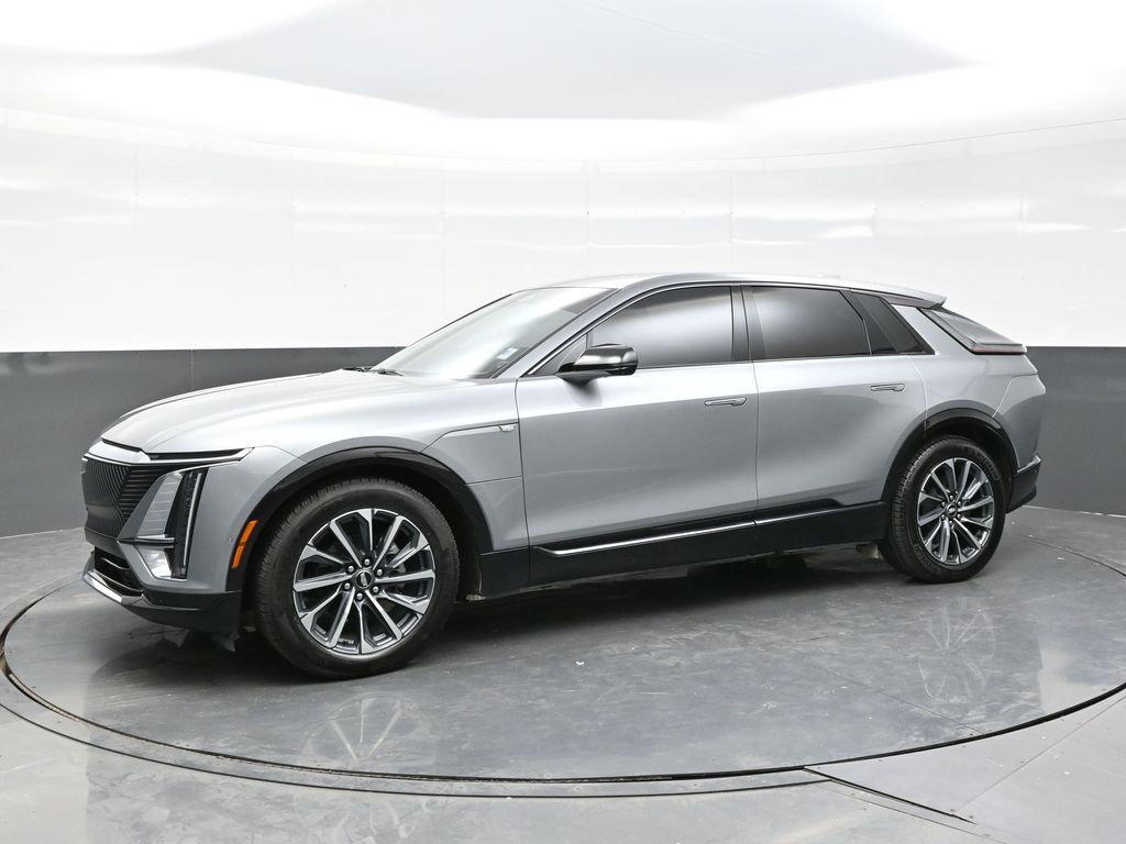 2024 Cadillac Lyriq Sport photo 2