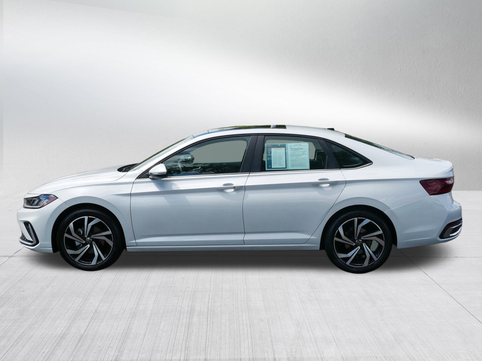 2025 Volkswagen Jetta SEL photo 4