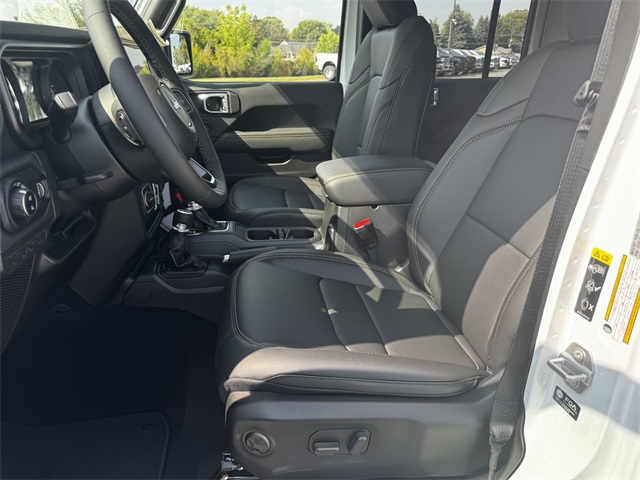 2025 Jeep Gladiator Sport photo 19