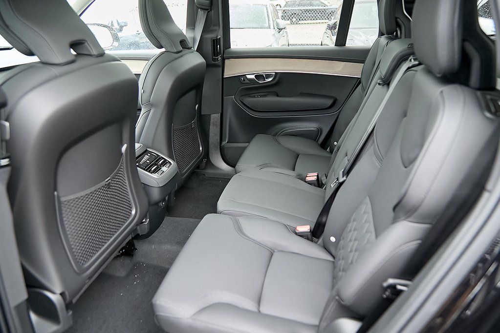 2025 VOLVO XC90 - Image 18
