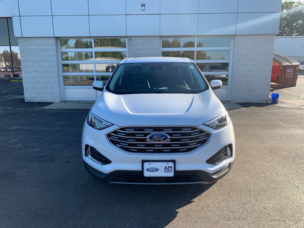 2022 Ford Edge SEL photo 2