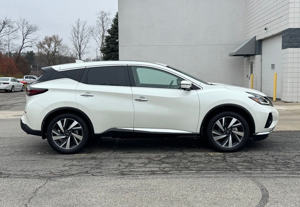 2024 Nissan Murano SL photo 2