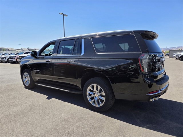 2025 Chevrolet Suburban Premier photo 3