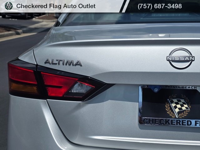 2023 Nissan Altima 2.5 SR photo 17