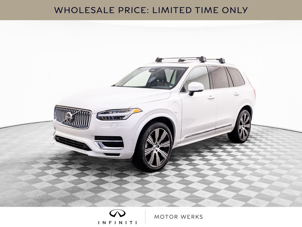 2024 Volvo XC90 Plus's photo