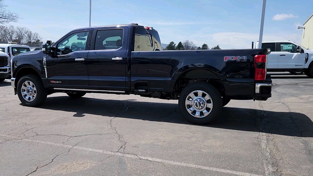 2025 Ford F-350 Lariat photo 4