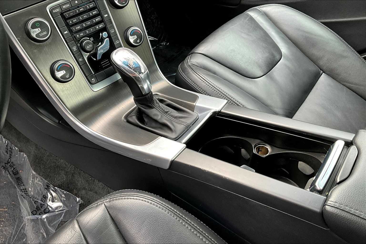 2013 Volvo S60 T5 Premier photo 14