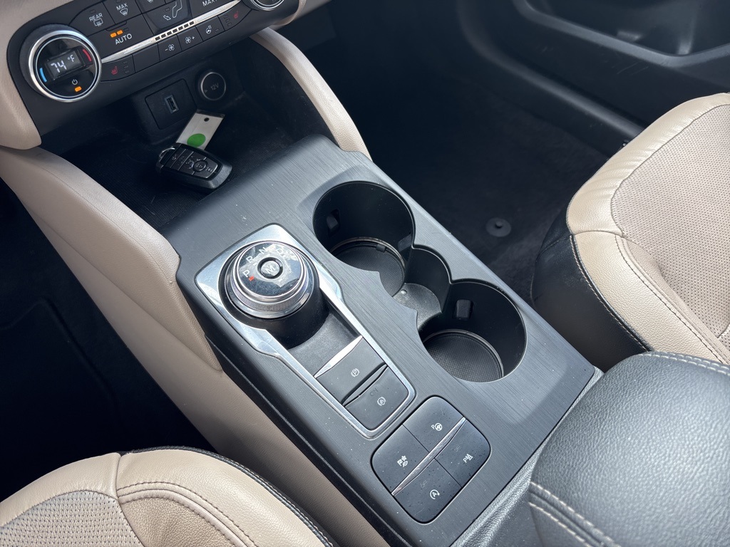 2020 Ford Escape Titanium photo 12