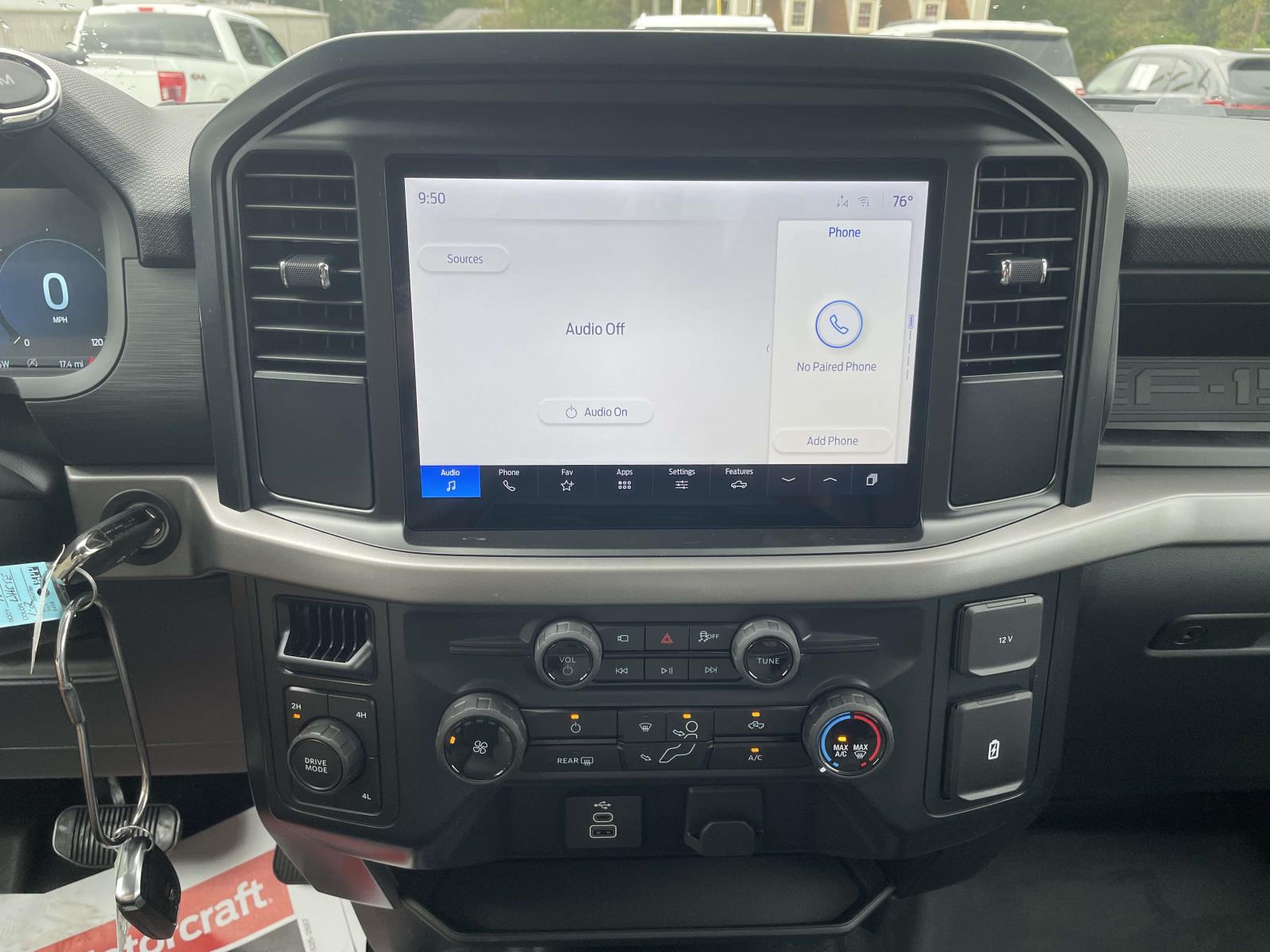 2025 Ford F-150 XL photo 17