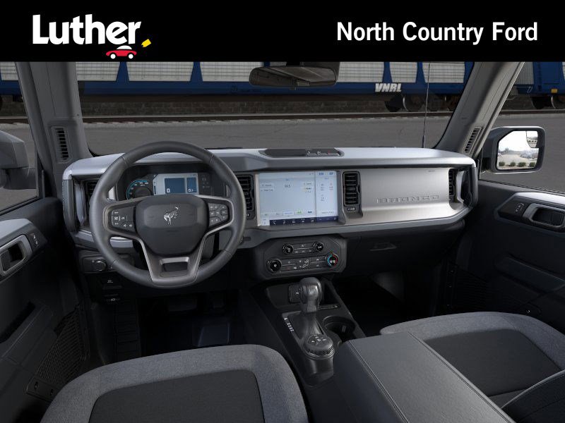 2025 Ford Bronco Base photo 9