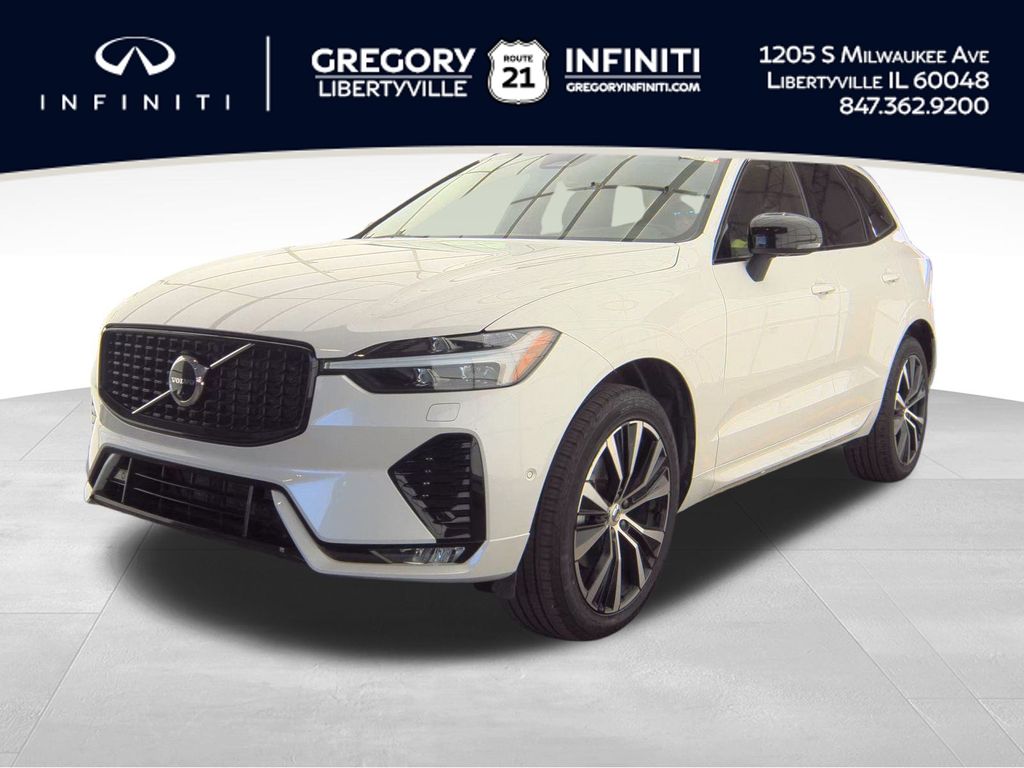 2025 Volvo XC60 Plus's photo