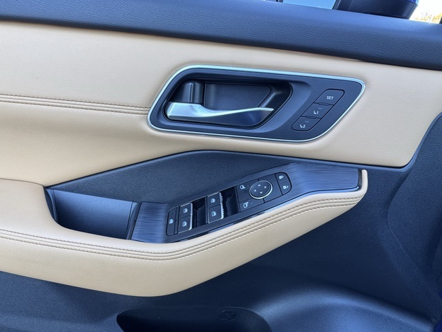 2023 Nissan Rogue Platinum photo 25