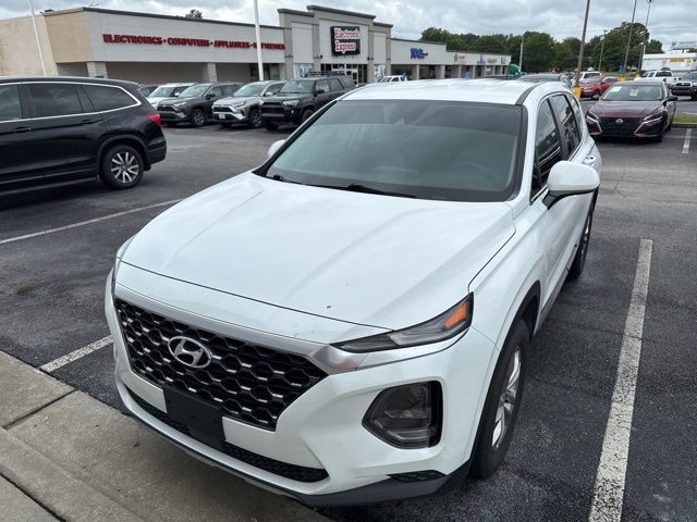 2019 Hyundai Santa Fe SE photo 3