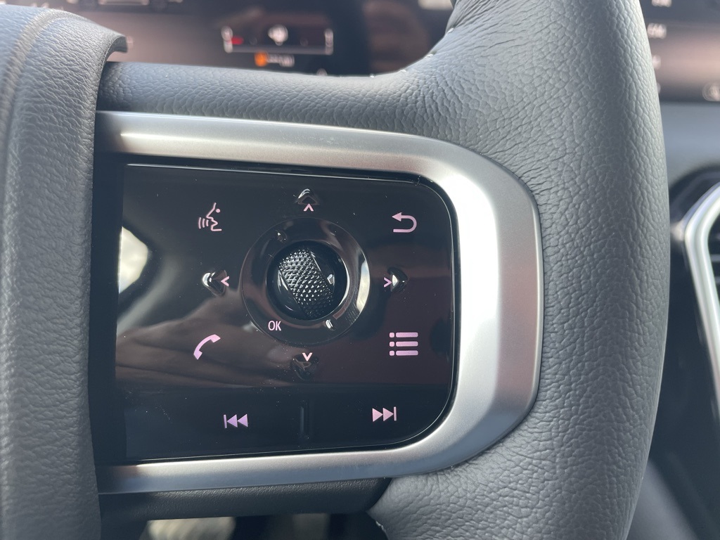 2026 Nissan Armada SV photo 7