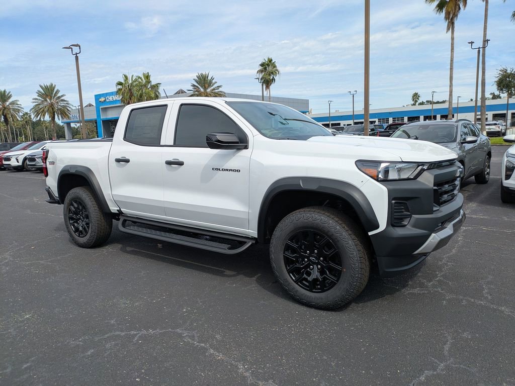 2026 Chevrolet Colorado Trail Boss photo 2