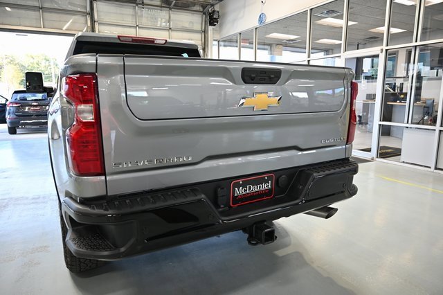 2026 Chevrolet Silverado 2500HD photo 3