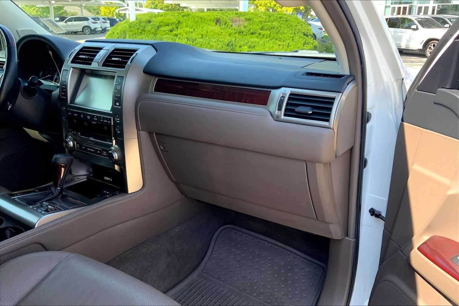 2018 Lexus GX 460 Premium photo 16