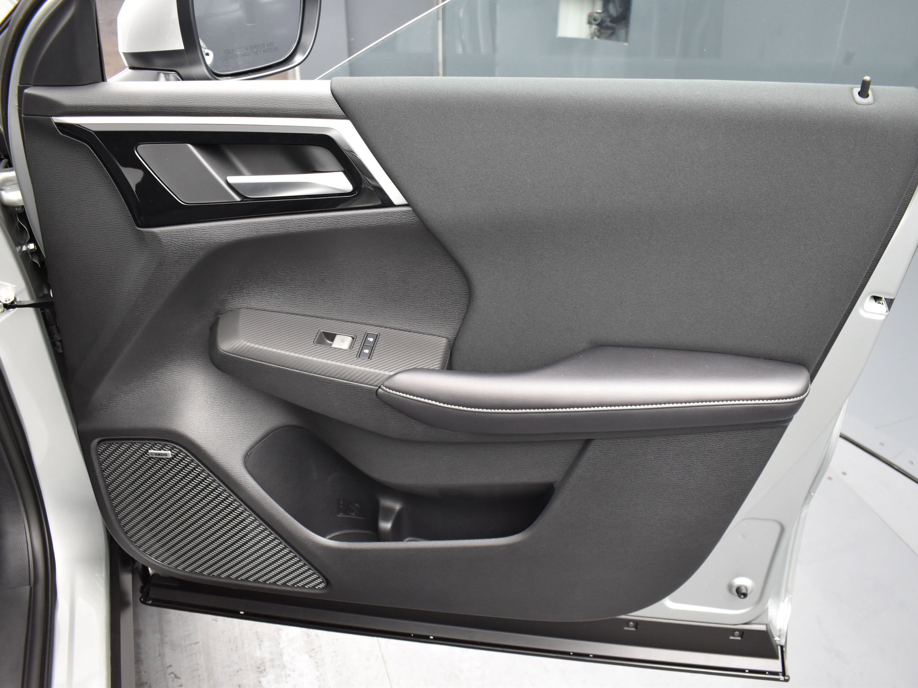 2025 Mitsubishi Outlander ES photo 5