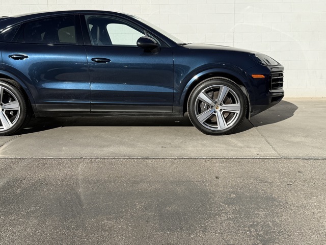2024 Porsche Cayenne Coupe Base photo 9