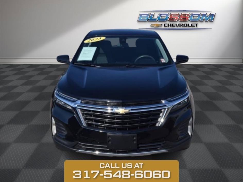 2023 Chevrolet Equinox LT photo 2