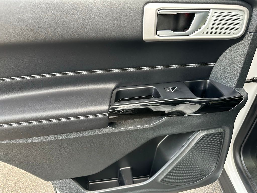 2021 Ford Explorer ST photo 13