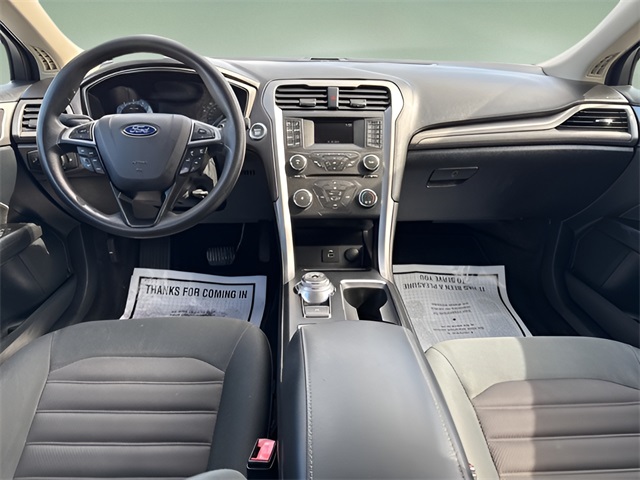 2017 Ford Fusion SE photo 11