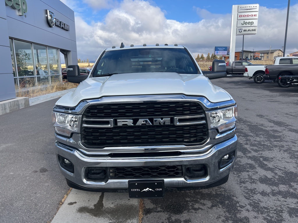 2024 Ram 3500 SLT photo 3