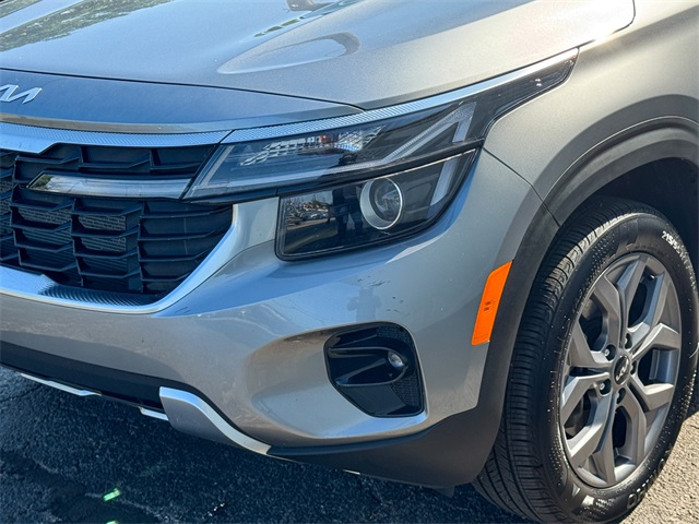 2024 Kia Seltos S photo 10
