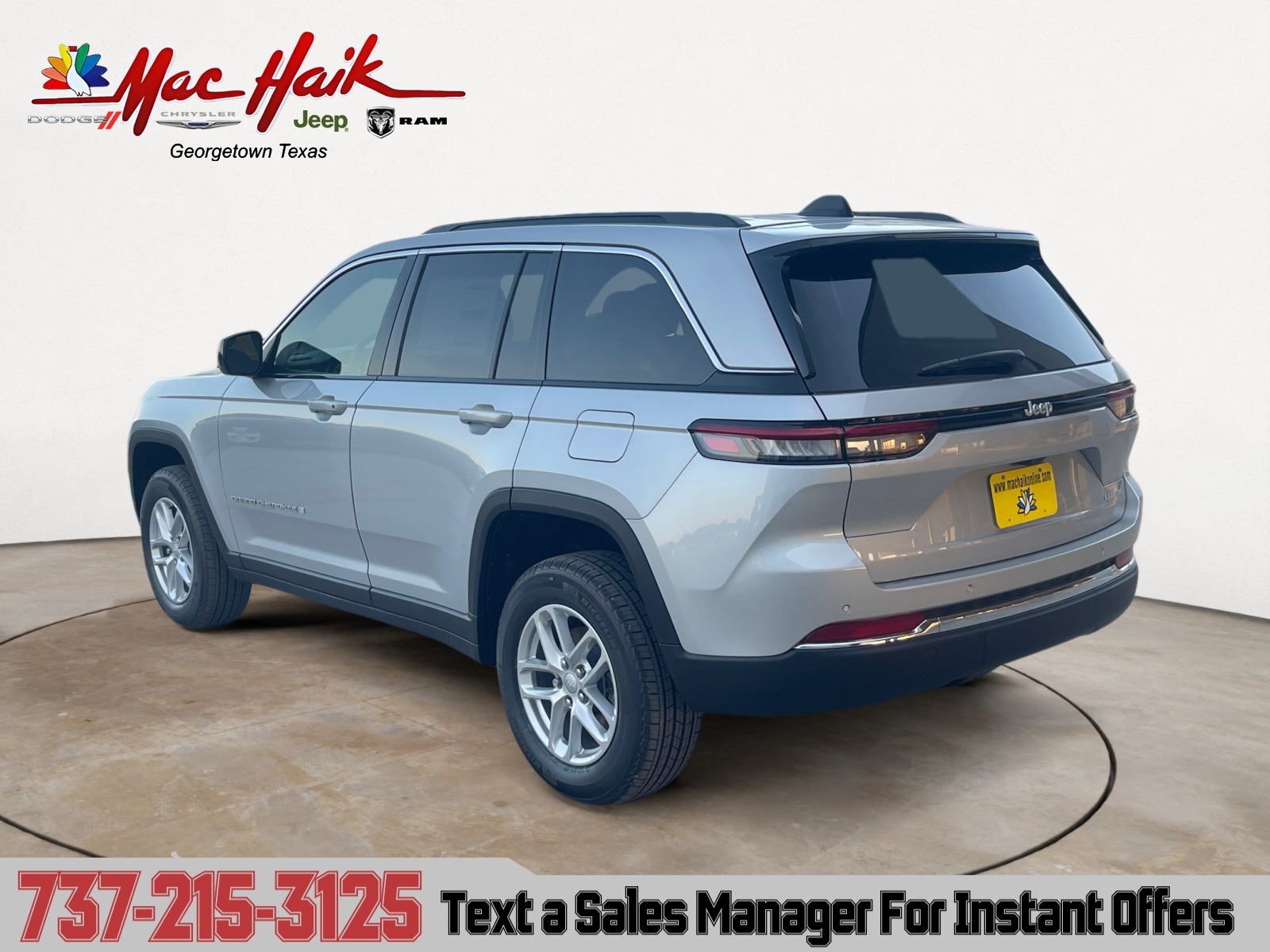 2025 Jeep Grand Cherokee Laredo Altitude photo 2