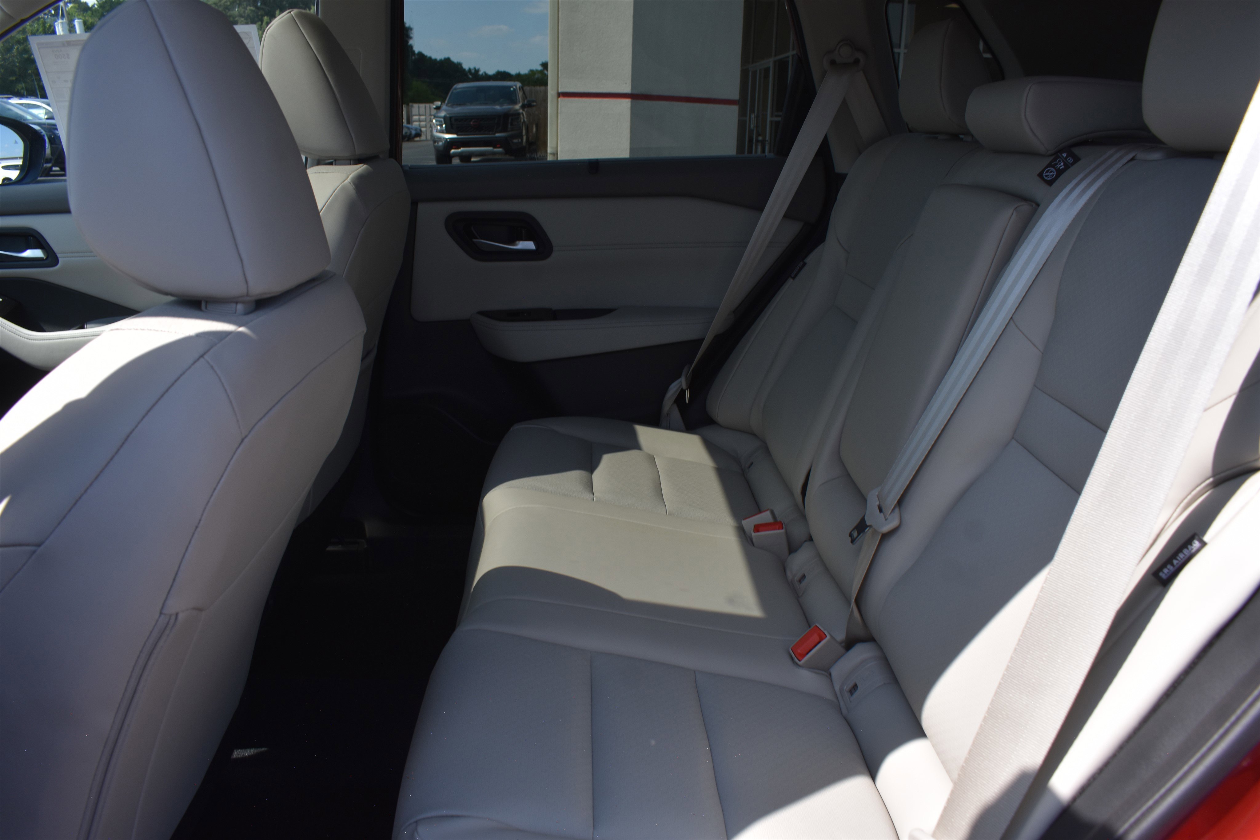 2026 Nissan Rogue SV photo 2