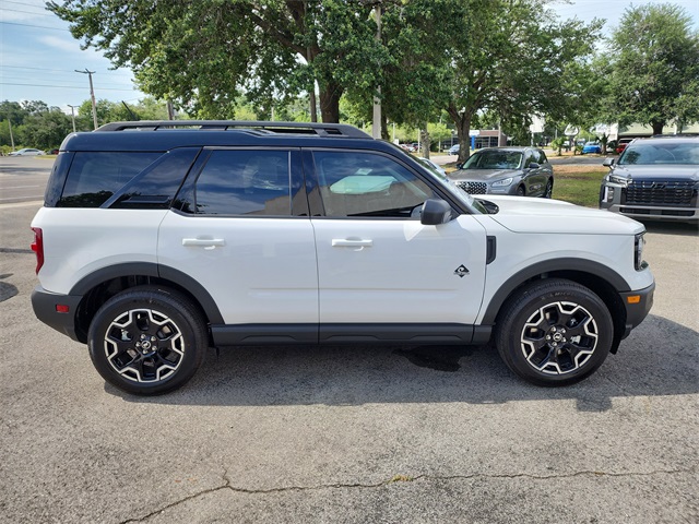 2025 Ford Bronco Sport Outer Banks photo 2