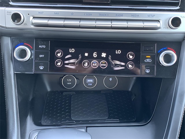 2025 Genesis G70 2.5T photo 31