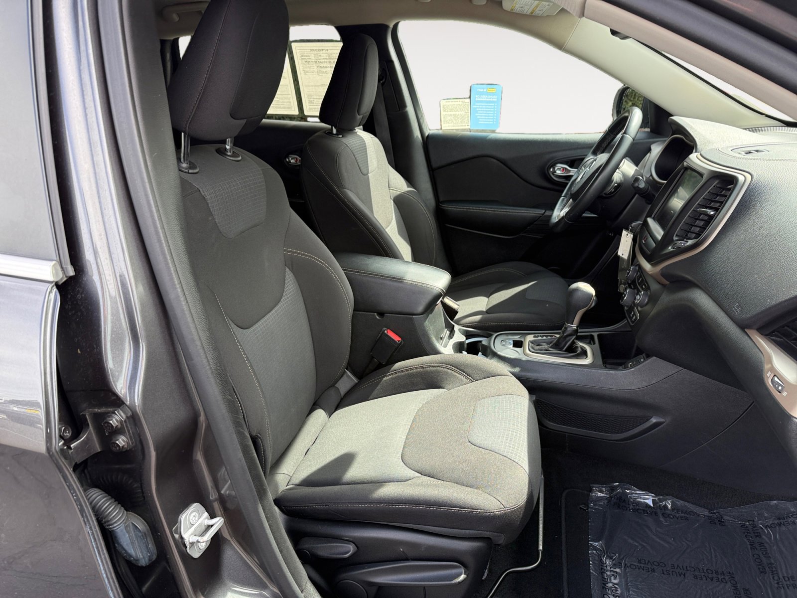2015 Jeep Cherokee Latitude photo 19