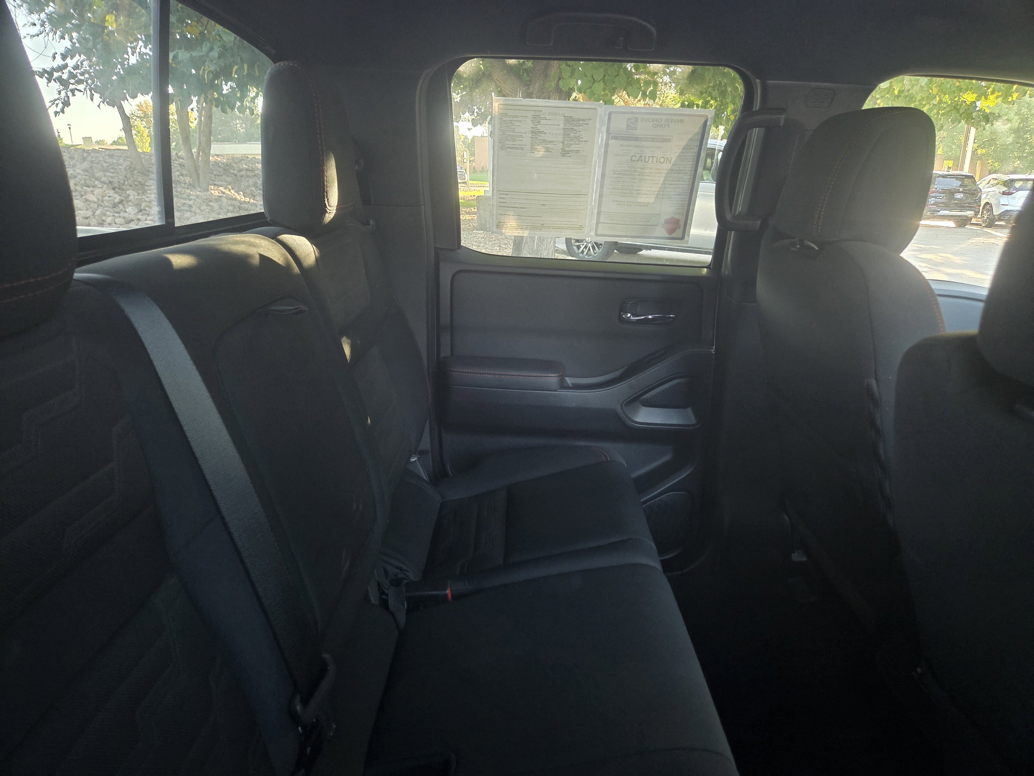 2022 Nissan Frontier PRO-4X photo 2