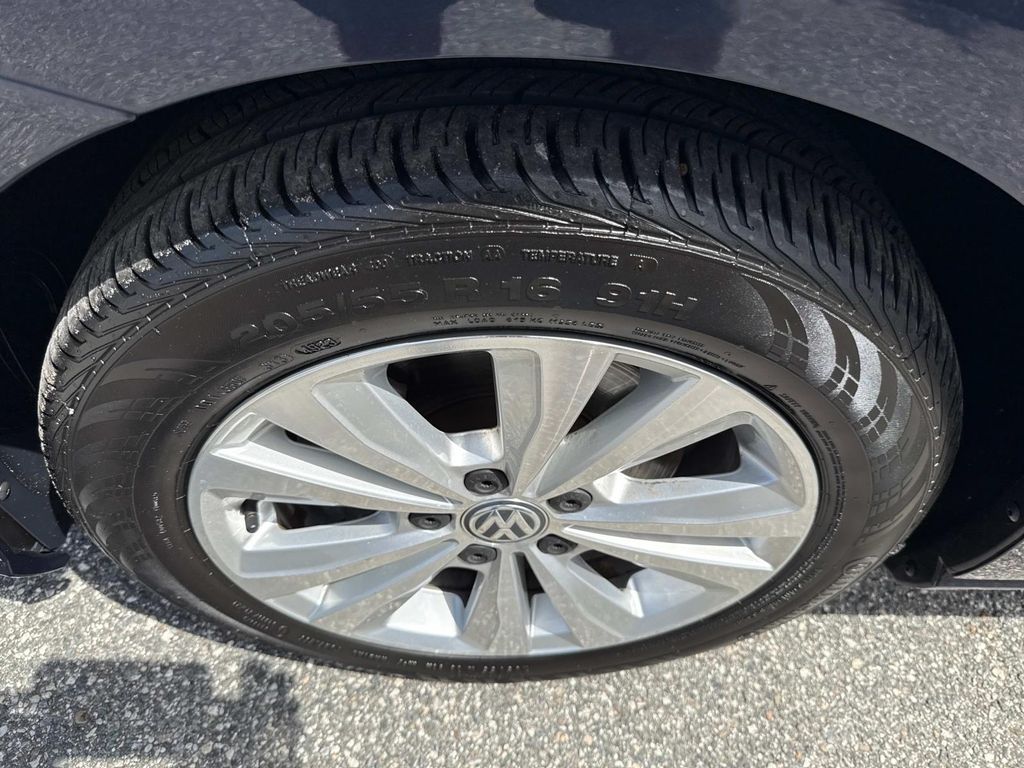 2018 Volkswagen Golf TSI SE photo 10
