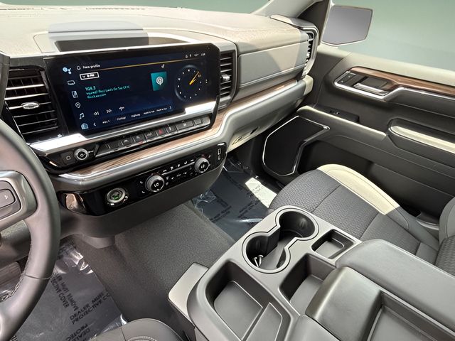 2024 Chevrolet Silverado 1500 RST photo 4