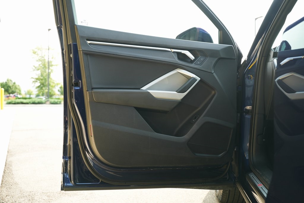 2021 Audi Q3 S line Premium photo 31