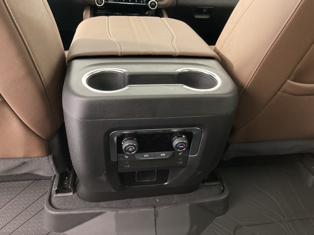 2026 Chevrolet Suburban High Country photo 14