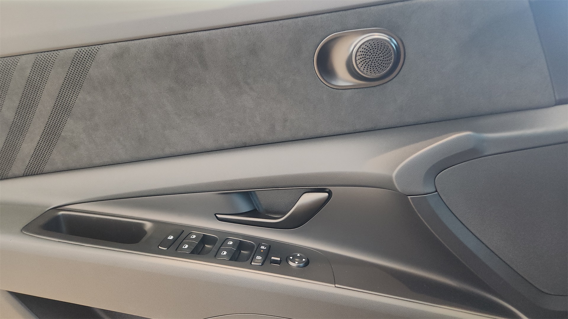2025 Hyundai Elantra N Base photo 15