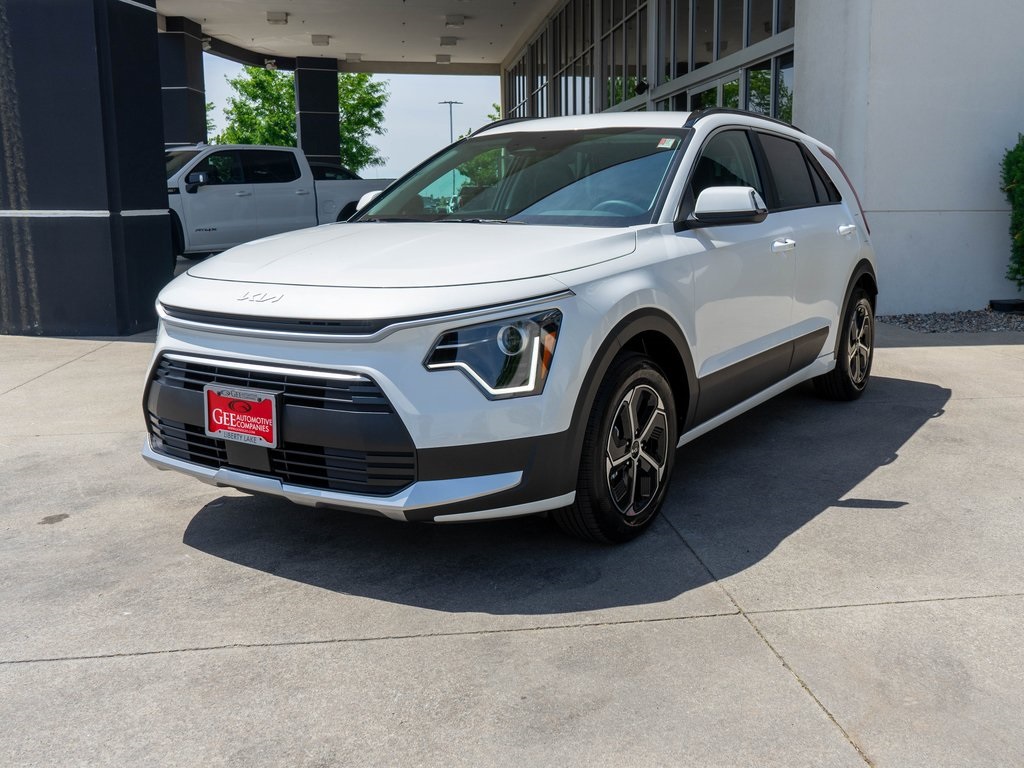 2025 Kia Niro EX photo 3