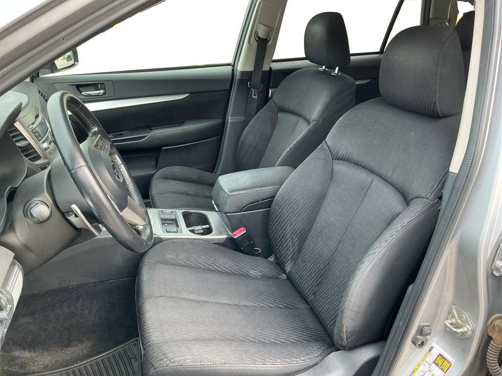 2011 Subaru Outback 2.5i Premium photo 21