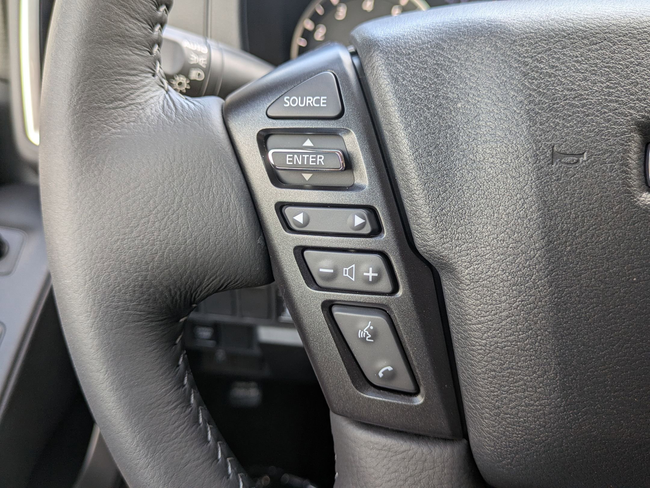 2026 Nissan Frontier SV photo 17